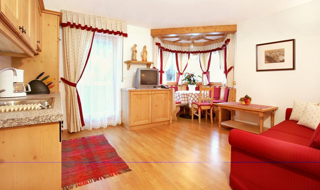 Residence Carin Selva di Val Gardena Pokoj fotografie